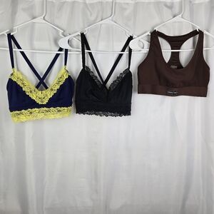 Bundle of 3 Savage X Fenty Sports Bras Size Medium Low Impact Lace Race Lineup